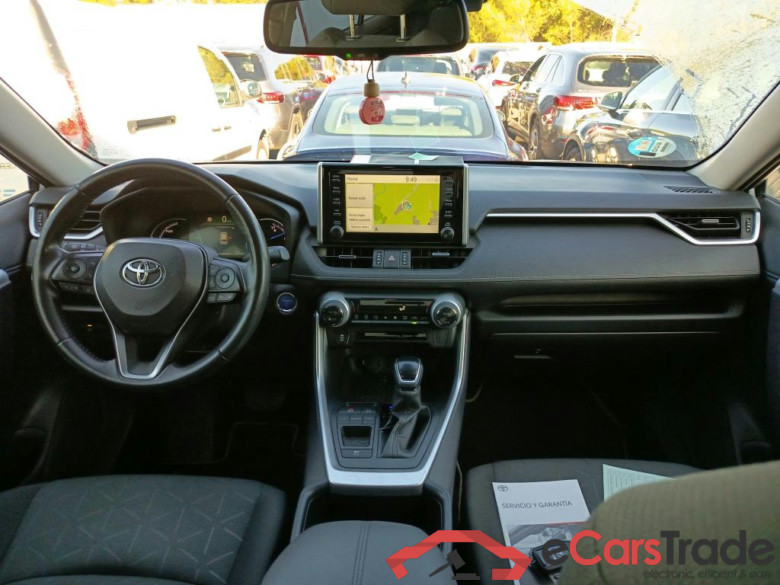 TOYOTA Rav4 / 2018 / 5P / todoterreno 2.5l 220H Advance #3