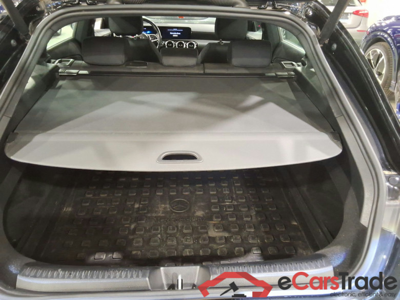 MERCEDES-BENZ CLA 2.0 CLA 180 D BUSINESS SOLUTION