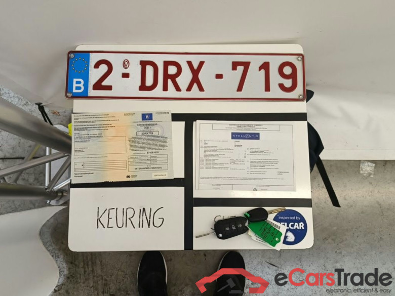 Citroën C3 Aircross 1.2 PureTech 110 S&S MAN6 Shine 5d #4