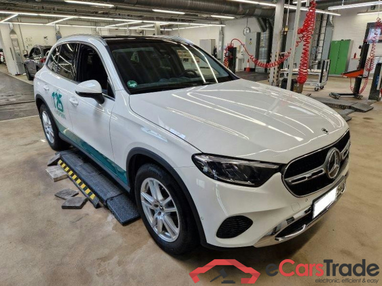 Mercedes-Benz GLC (BM 254)(06.2022->) DE - SUV5 GLC 200 EU6d, 4Matic Avantgarde, 2022 - 2024 #2