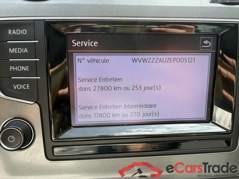 VOLKSWAGEN Golf VII Golf   Trendline 1.2 TSI BlueMotion Technology 63 kW (85 ch) 5 vitesses manuel #2