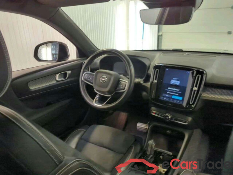 VOLVO XC40 Recharge P8 AWD RDes #3