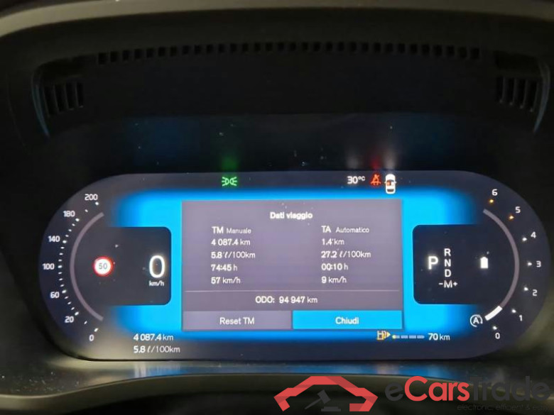VOLVO XC60 / 2021 / 5P / SUV B4 D AWD AUTOMATICO PLUS DARK #4