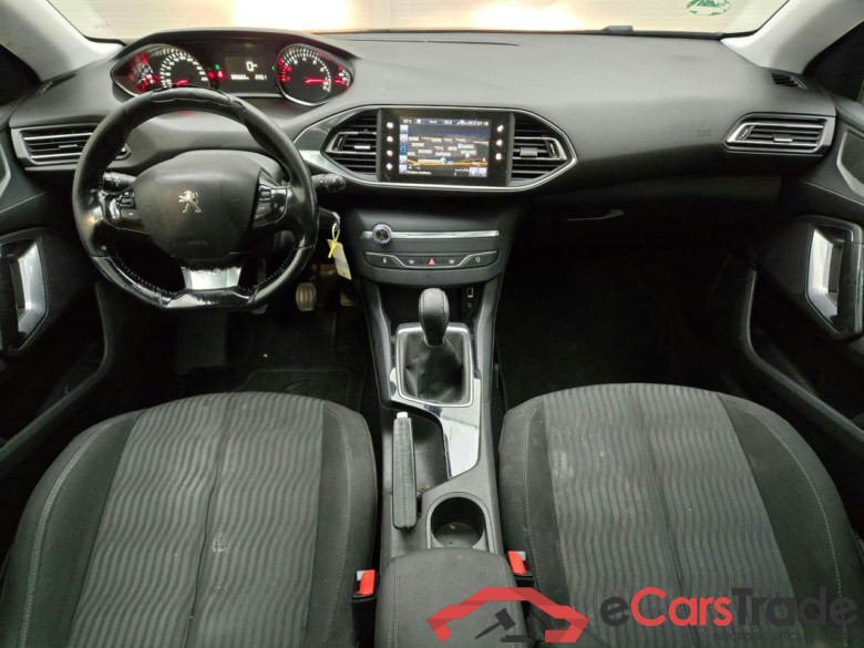 PEUGEOT 308 1.2 PureTech Blue Lease Executive #6
