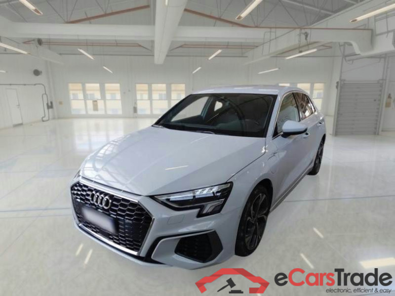 AUDI A3 / 2020 / 5P / BERLINA 40 TFSI E S TRONIC S LINE EDITION S.BACK