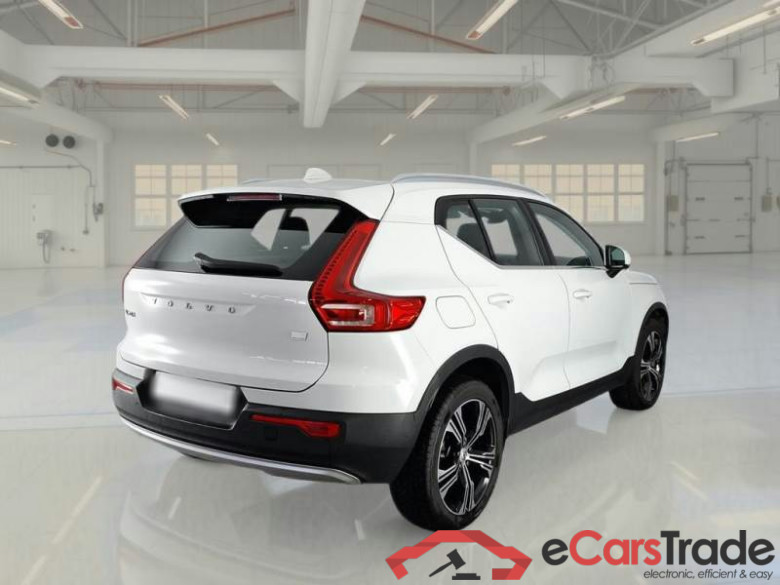 VOLVO XC40 / 2017 / 5P / SUV T5 PLUG-IN HYBRID AUTO RECHARGE INSCR. #2