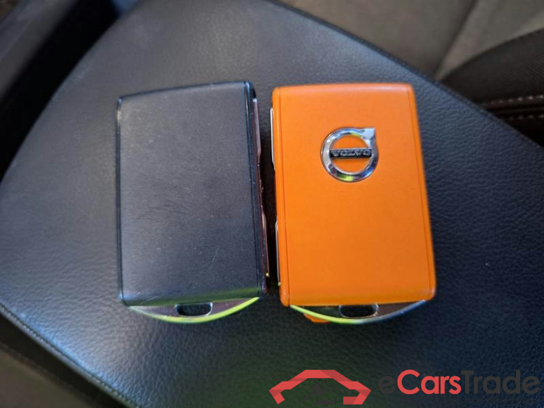 VOLVO XC40 / 2021 / 5P / SUV T5 RECHARGE PLUG-IN AUTO CORE #6