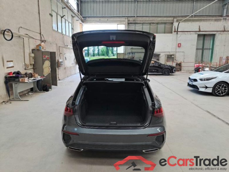 AUDI A3 / 2020 / 5P / BERLINA 35 TDI S TRONIC S LINE EDITION S.BACK #4