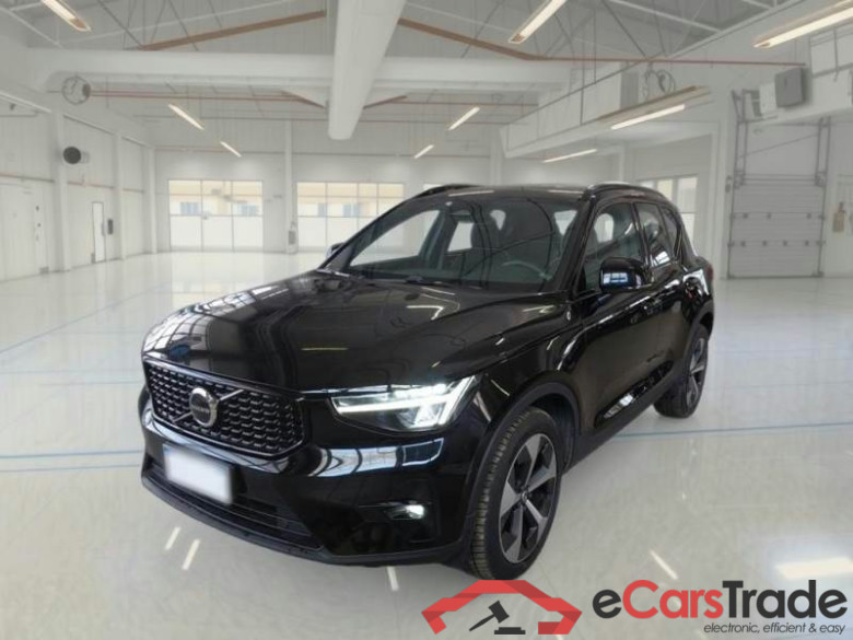 VOLVO XC40 / 2021 / 5P / SUV B4 AWD AUTOMATICO ULTIMATE DARK #1
