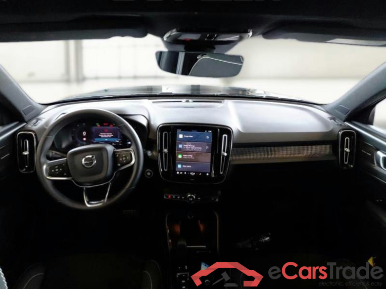 VOLVO XC40 / 2021 / 5P / SUV B4 AWD AUTOMATICO ULTIMATE DARK #3