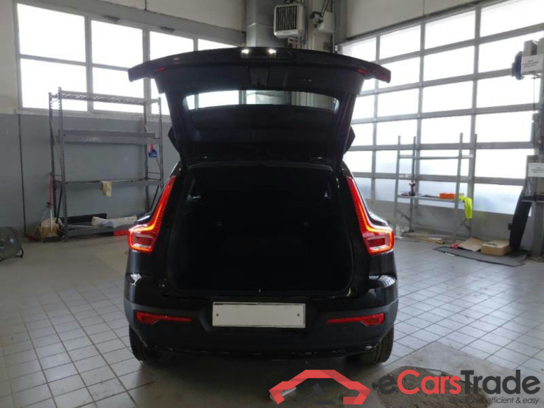 VOLVO XC40 / 2021 / 5P / SUV B4 AWD AUTOMATICO ULTIMATE DARK #5