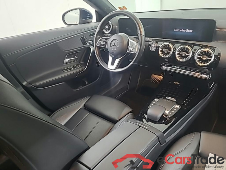 MERCEDES-BENZ CLA Shooting Brake CLA 200 DCT Bus. Solution Luxury 5D 120kW #6