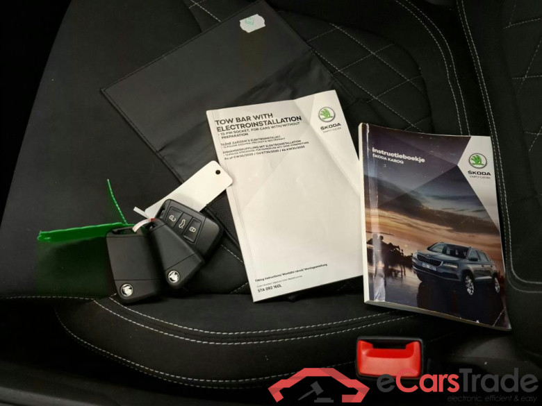 Skoda Karoq 1.5 TSI ACT Greentech Sportline Business | Functie + Comfort Pakket | Pano | Wegkl. trekhaak #4