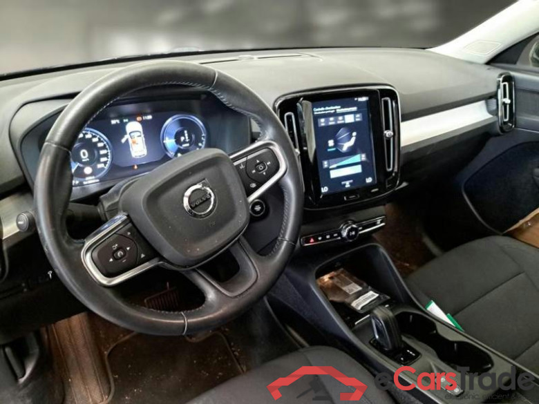 VOLVO XC40 / 2017 / 5P / SUV T4 PLUG-IN HYBRID AUTO RECH INSCRIP EXPR #3