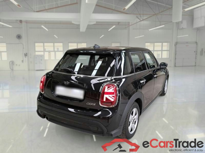 MINI MINI / 2021 / 5P / BERLINA COOPER ESSENTIAL AUTO #2