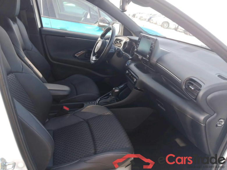 TOYOTA Yaris / 2020 / 5P / berlina con portón 1.5 120H Style #6
