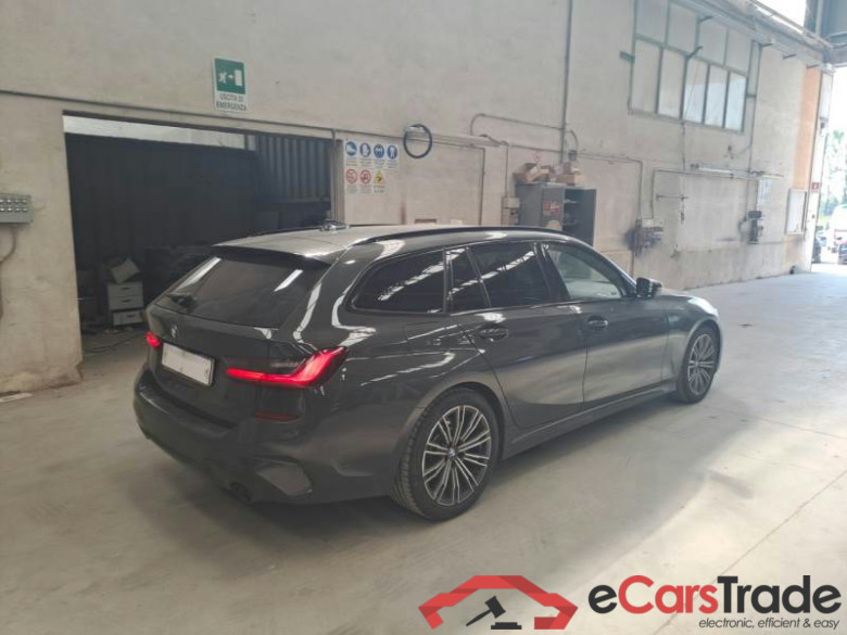 BMW SERIE 3 / 2018 / 5P / STATION WAGON 320D XDRIVE 48V MSPORT TOURING AUT. #2