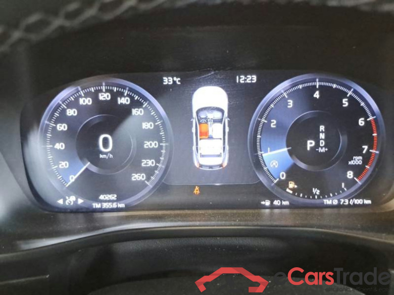 VOLVO XC40 / 2021 / 5P / SUV T2 AUTOMATICO CORE #4