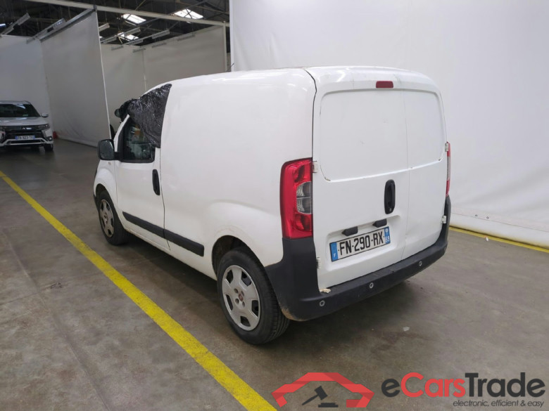 FIAT Fiorino / 2016 / 4P / Fourgonnette 1.3 Multijet 80 Pack Professional Nav #2