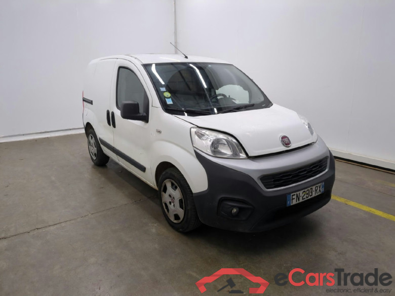 FIAT Fiorino / 2016 / 4P / Fourgonnette 1.3 Multijet 80 Pack Professional Nav #4