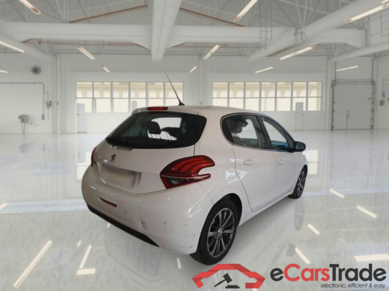 PEUGEOT 208 / 2015 / 5P / BERLINA ALLURE BLUEHDI 75CV #2