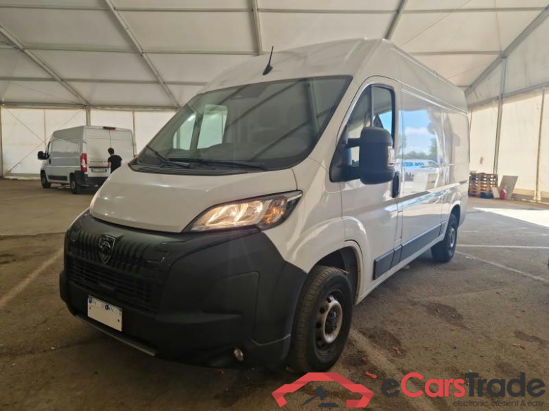 PEUGEOT BOXER / 2023 / 4P / FURGONE 2.2 BLUEHDI 120 SeS 330 L2H2