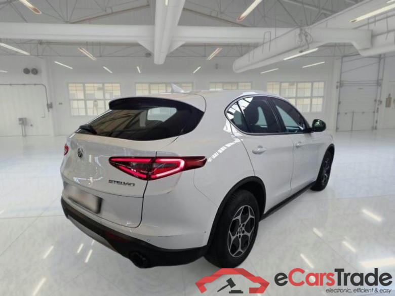 ALFA ROMEO STELVIO / 2017 / 5P / SUV 2.2 TD 160 CV SUPER BUSINESS AT8 RWD #2