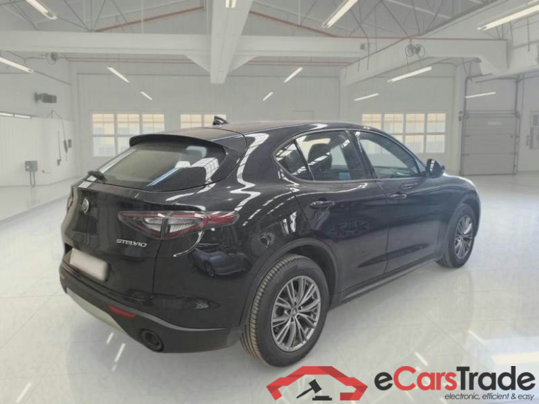 ALFA ROMEO STELVIO / 2017 / 5P / SUV 2.2 TD 160 CV SUPER AT8 RWD #2