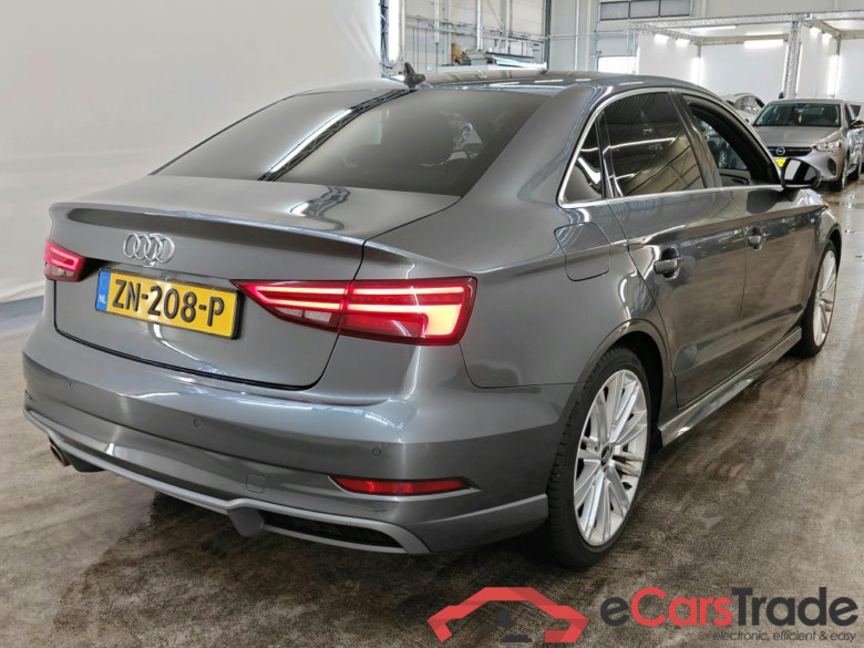 Audi A3 Sportback 30 TFSI S tronic design 5d #2