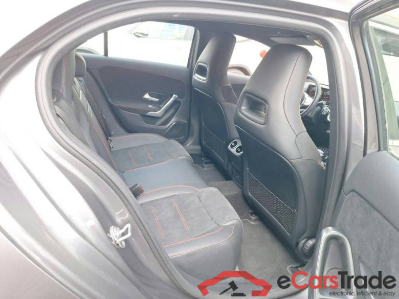 MERCEDES-BENZ A-CLASS 1.3 A 180 AMG LINE DCT #6