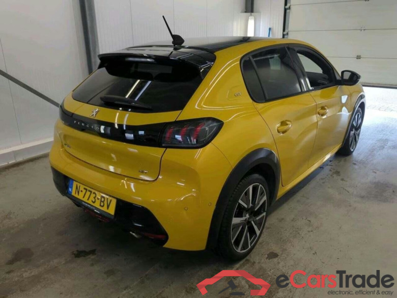 PEUGEOT 208 1.2 PureTech GT #2