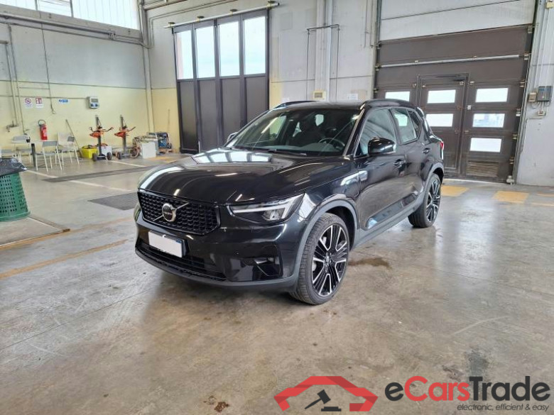 VOLVO XC40 / 2021 / 5P / SUV T4 RECHARGE PLUG-IN AUTO ULTIMATE DARK