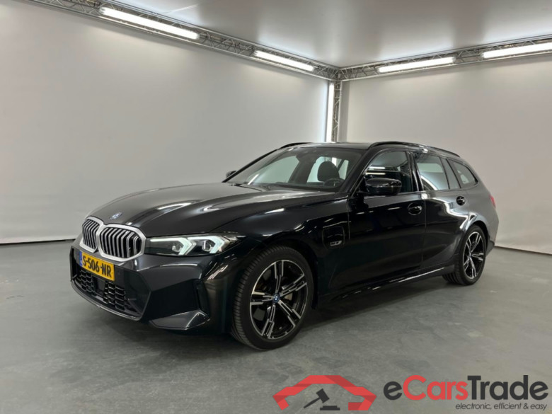 BMW 3-SERIE TOURING 330e