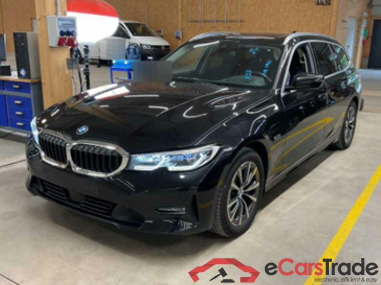 BMW 3er 330e Touring Aut. Advantage 5d 135kW #1