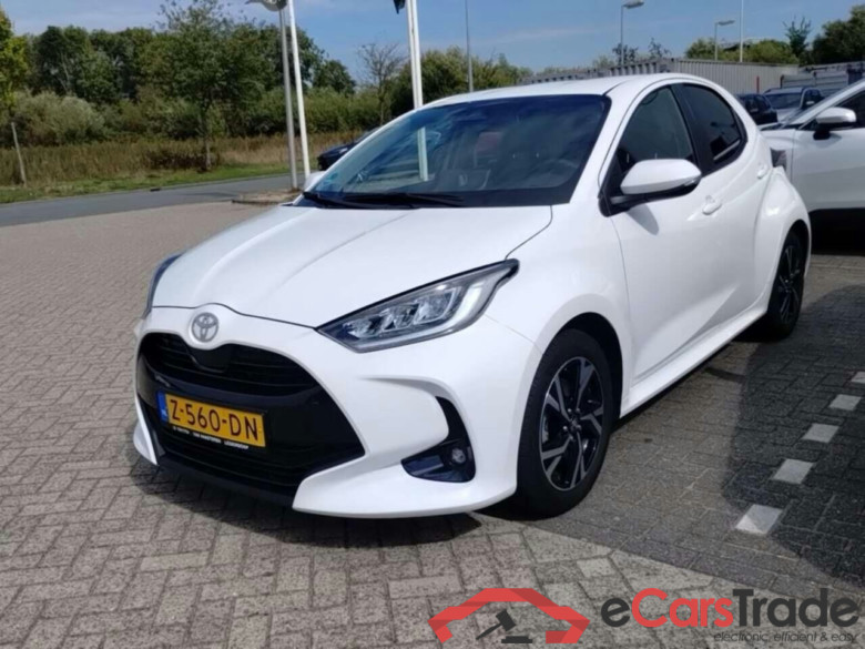 TOYOTA YARIS 1.5 Hybrid 115 First Edition