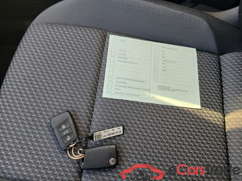 VOLKSWAGEN Passat / 2014 / 4P / sedán Edition 2.0 TDI 110kW (150CV) #5