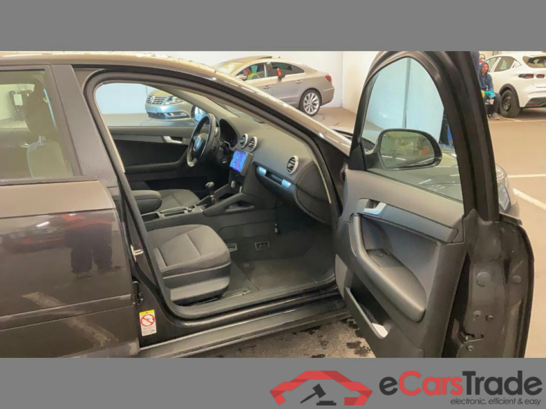 AUDI A3 Sportback Dsl A3 Sportback 1.6 TDi e Attraction Start/Stop DPF #6
