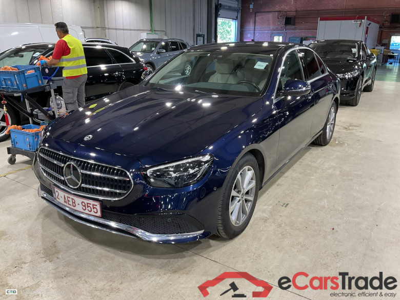 MERCEDES-BENZ E-CLASS BERLINE 1.6 E 200 D AUTO #1