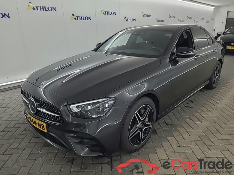MERCEDES-BENZ E-Klasse Limousine E 300 e 9G-TRONIC Bus Sol AMG 4D 235kW #1