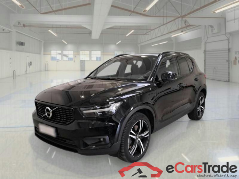 VOLVO XC40 / 2017 / 5P / SUV T5 PLUG-IN HYBRID AUTO RECHARGE R-DESIGN #1