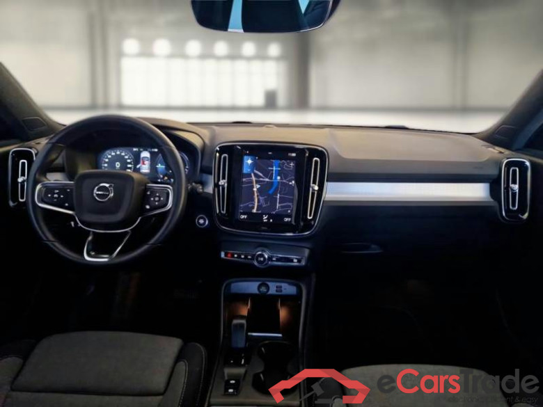 VOLVO XC40 / 2021 / 5P / SUV T4 RECHARGE PLUG-IN AUTO CORE #3