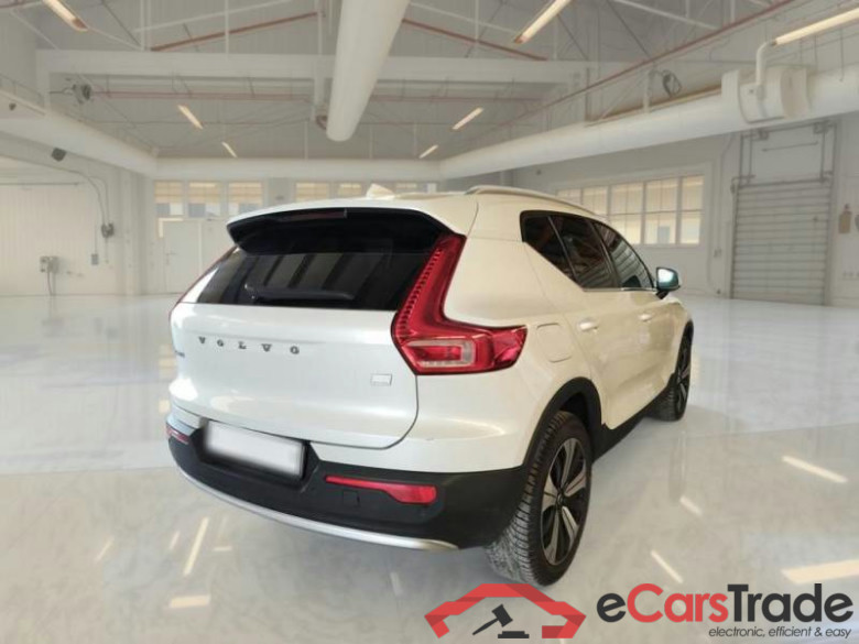 VOLVO XC40 / 2021 / 5P / SUV T4 RECHARGE PLUG-IN AUTO CORE #2