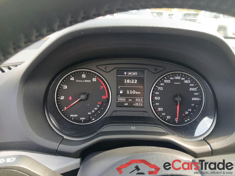 AUDI Q2 / 2016 / 5P / todoterreno Design 30 TFSI 85kW (116CV) #4