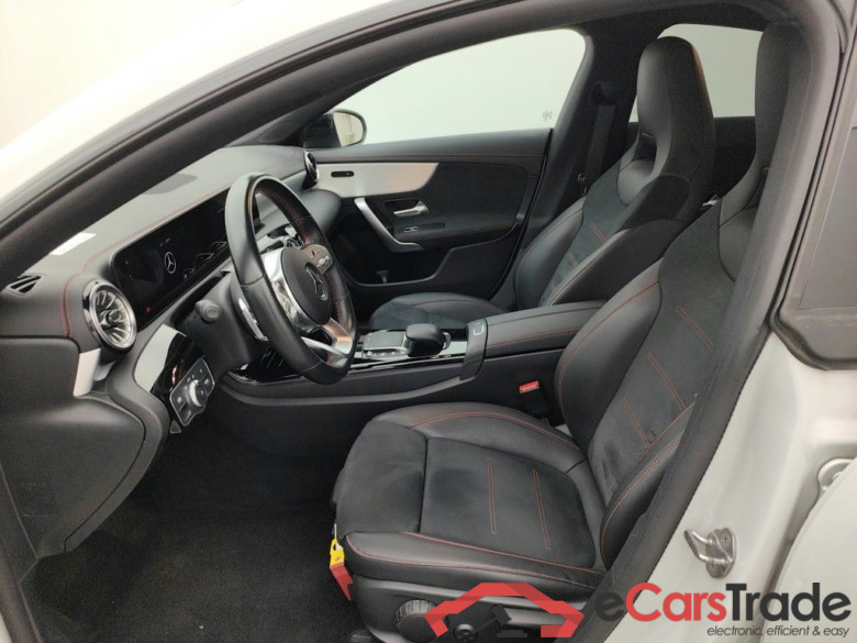 Mercedes-Benz CLA CLA 180 d AMG Line 4d #3