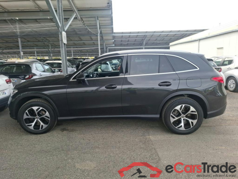 MERCEDES-BENZ GLC / 2022 / 5P / SUV GLC 300 e Avantgarde Line 4MATIC #4