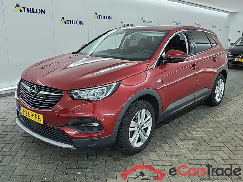 OPEL Grandland X 1.2 Turbo S&S 96kW Bus. Executive Auto 5D #1