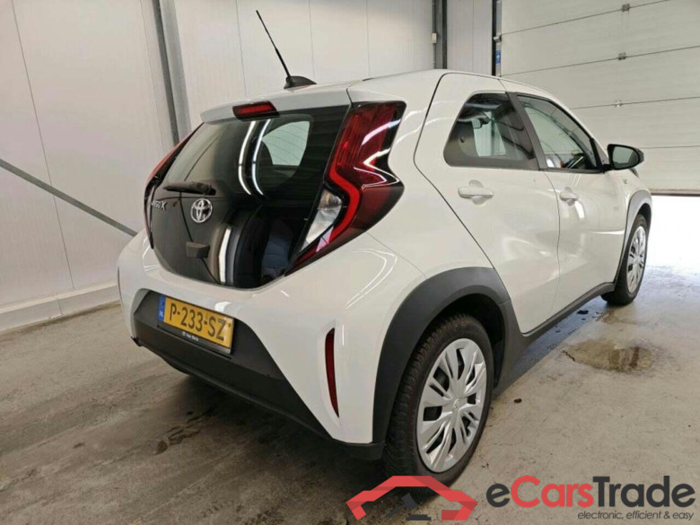 TOYOTA Aygo X 1.0 VVT-i MT Play #2