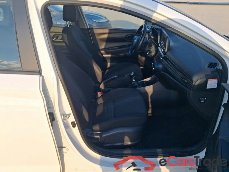 HYUNDAI i20 / 2020 / 5P / berlina con portón 1.0 TGDI 74kW (100CV) 48V Essence #6