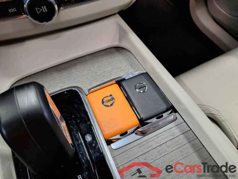 VOLVO XC60 / 2021 / 5P / SUV B4 D AUTOMATICO PLUS DARK #6
