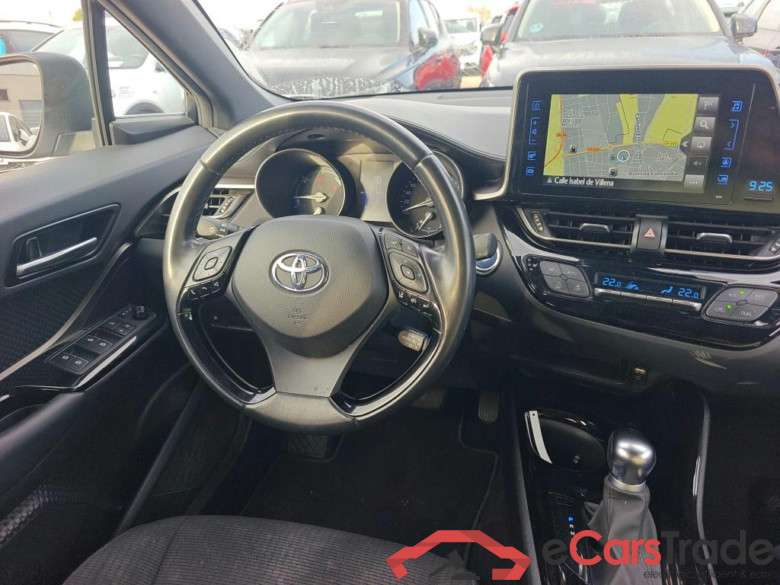 TOYOTA C-HR / 2016 / 5P / todoterreno 1.8 125H Advance (CX) #3